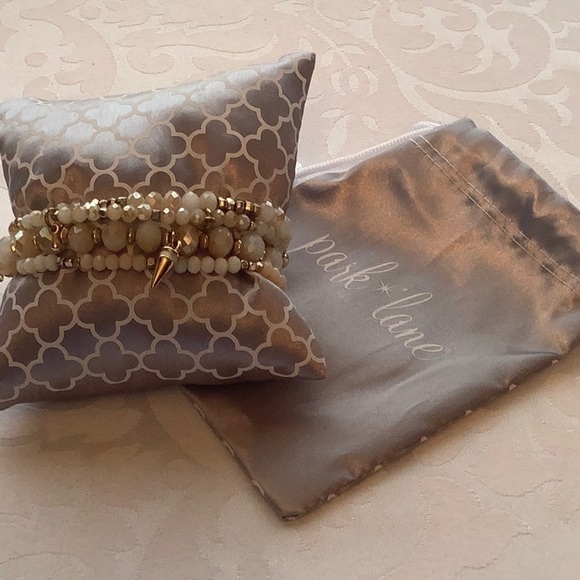 Park Lane Creme, 4 Stretch Bracelets, white pearly beads, gold & crystals - Picture 5 of 8